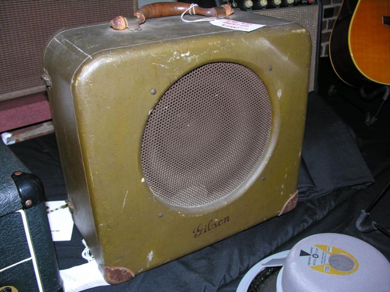vintage 1940's Gibson suitcase amp