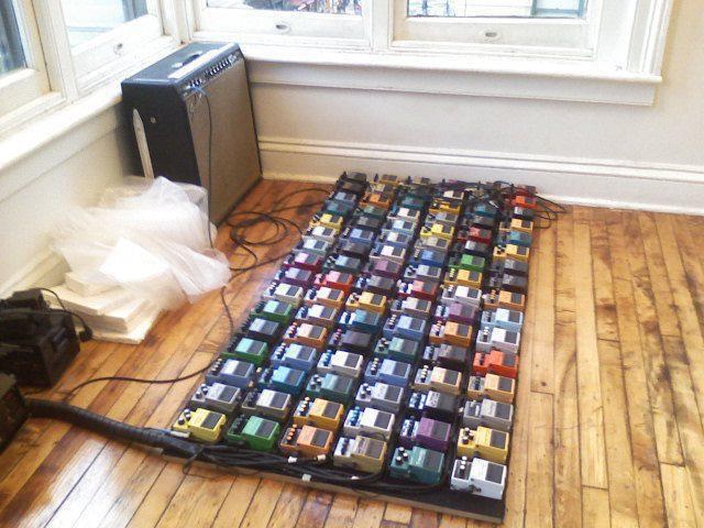Huge Pedal Board 96 Boss Pedals